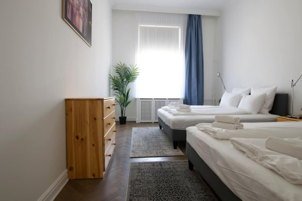 Premium Apartment By Hi5- Anker Apartment Budapest Exterior photo