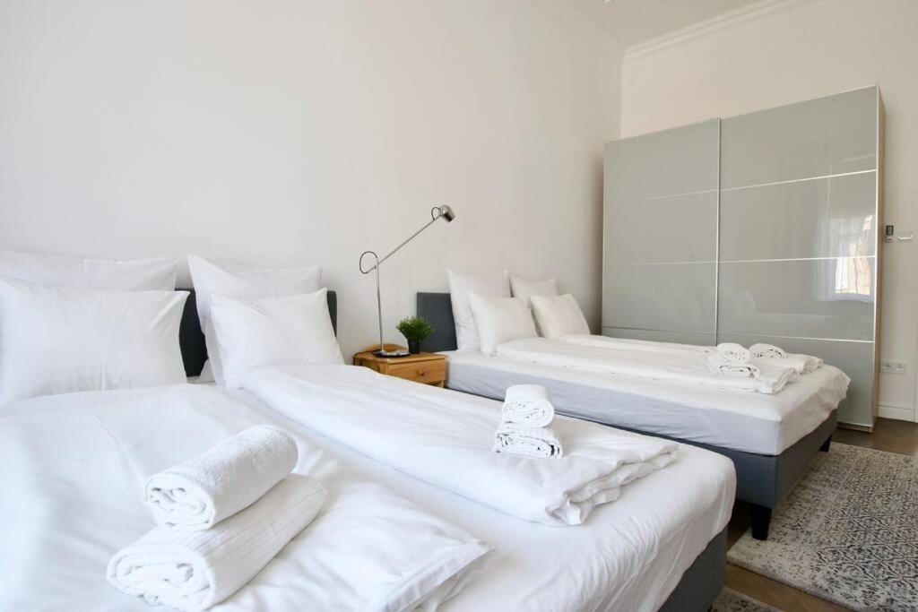 Premium Apartment By Hi5- Anker Apartment Budapest Exterior photo