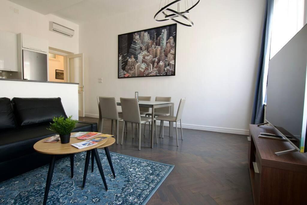 Premium Apartment By Hi5- Anker Apartment Budapest Exterior photo